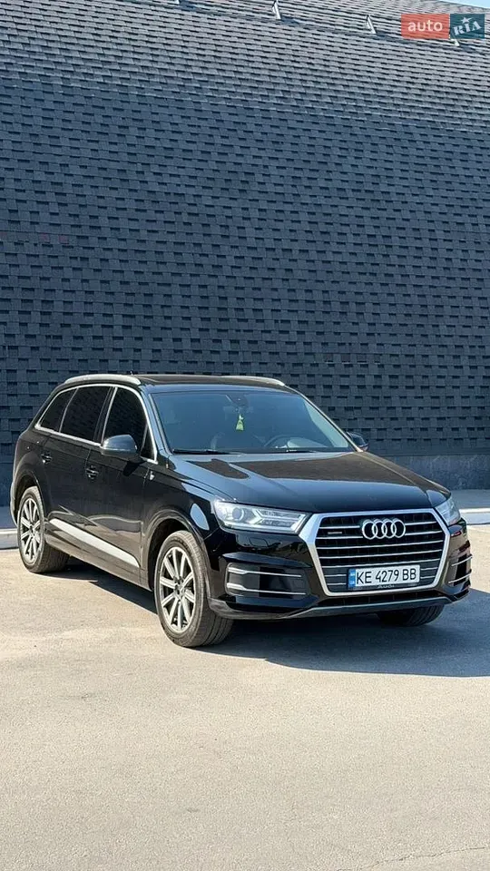 Audi Q7 2016 photo 2