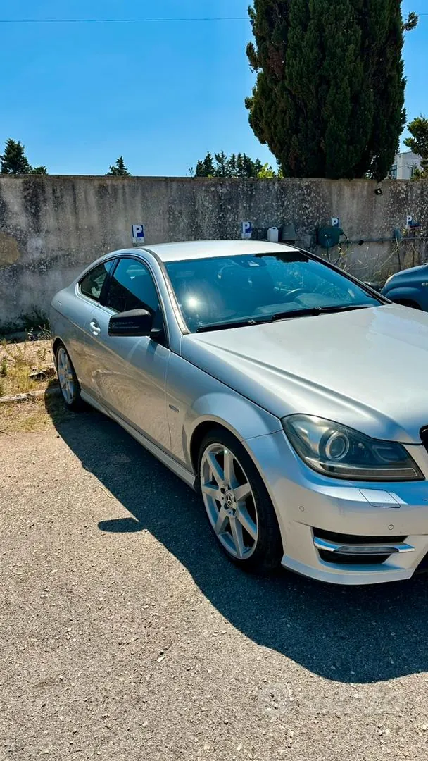 Mercedes-Benz C-Class 2012 photo 2