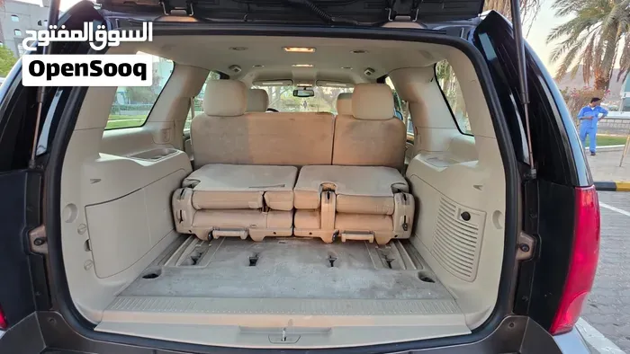 GMC Yukon 2012 photo 2