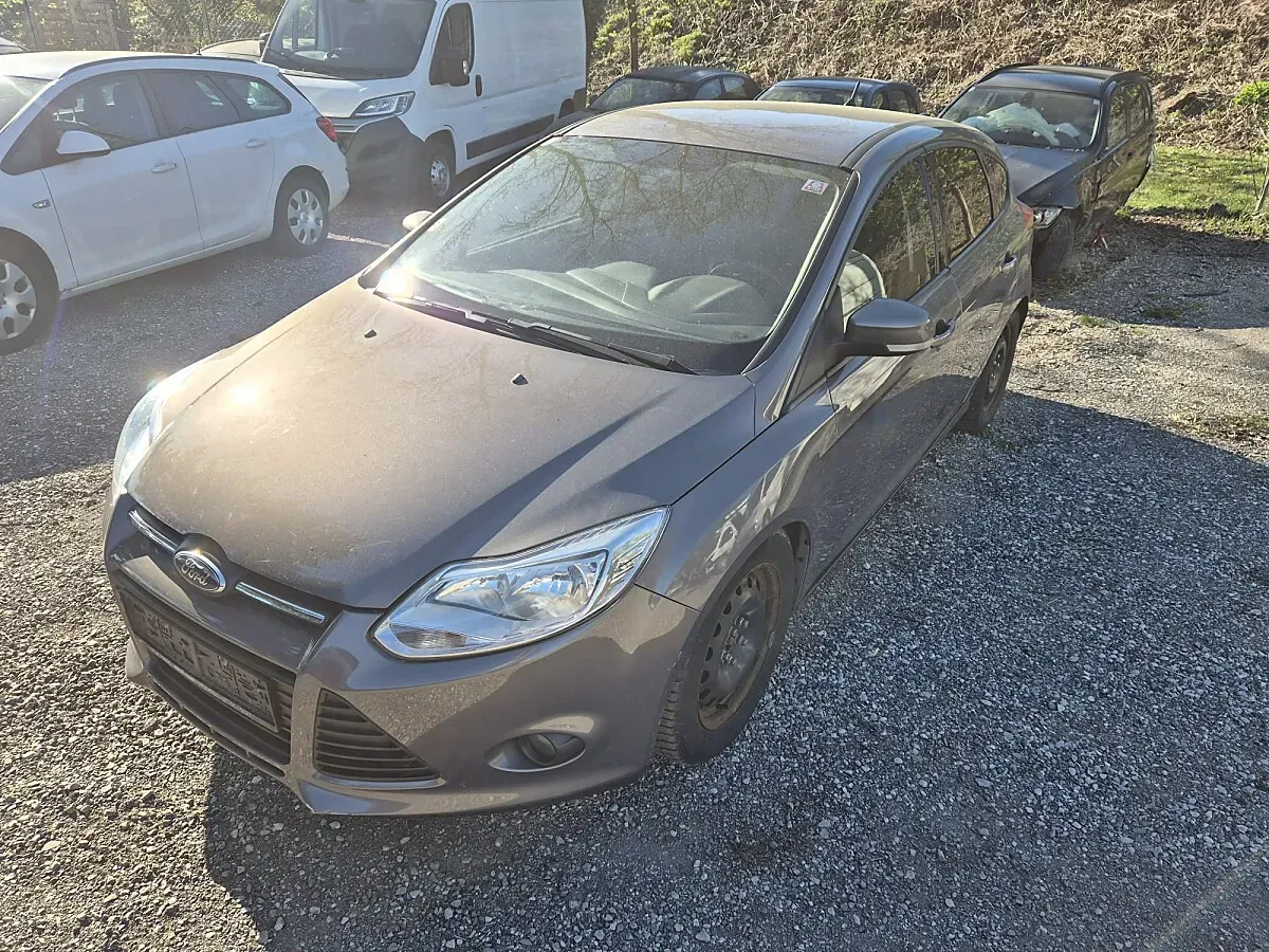 Ford Focus 2012 photo 2