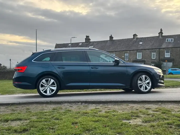 Skoda Superb 2020 photo 5