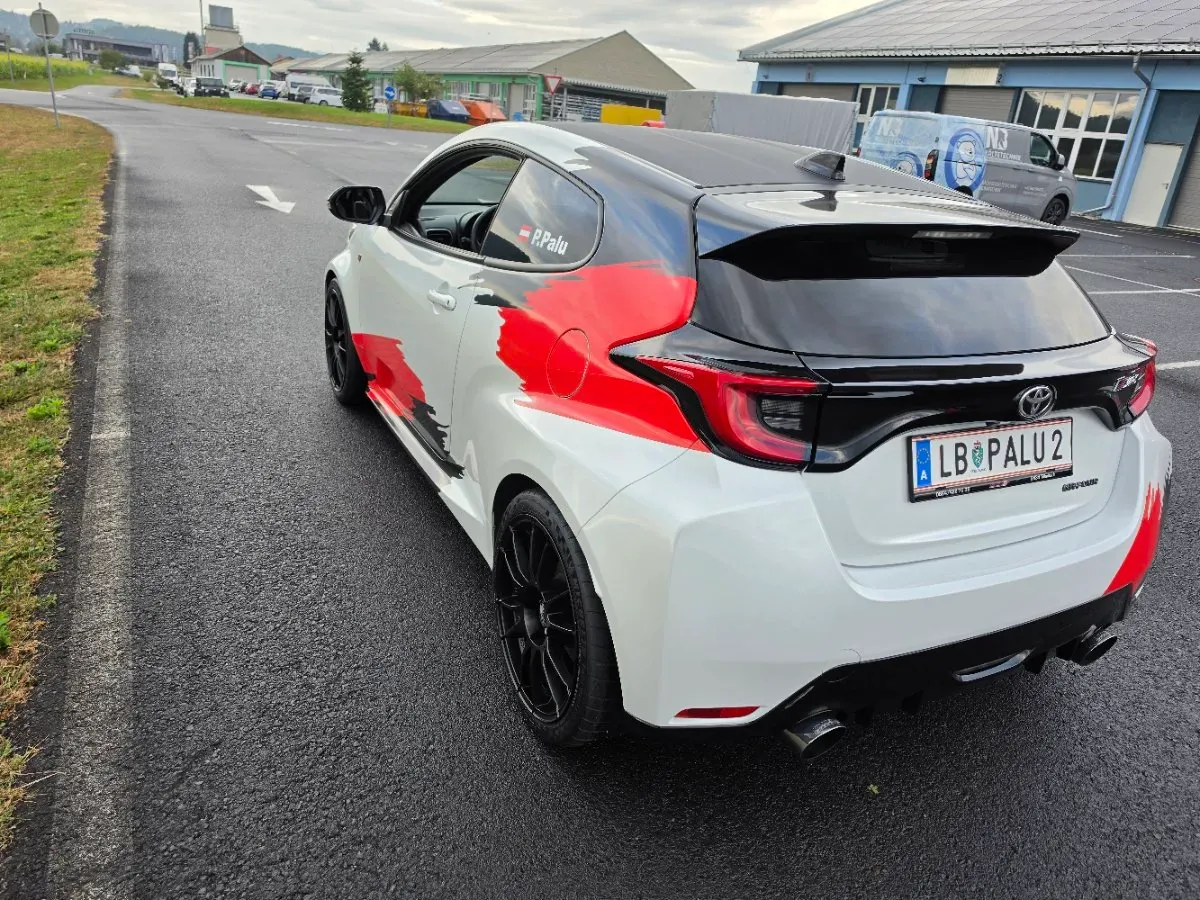 Toyota Yaris 2021 photo 2