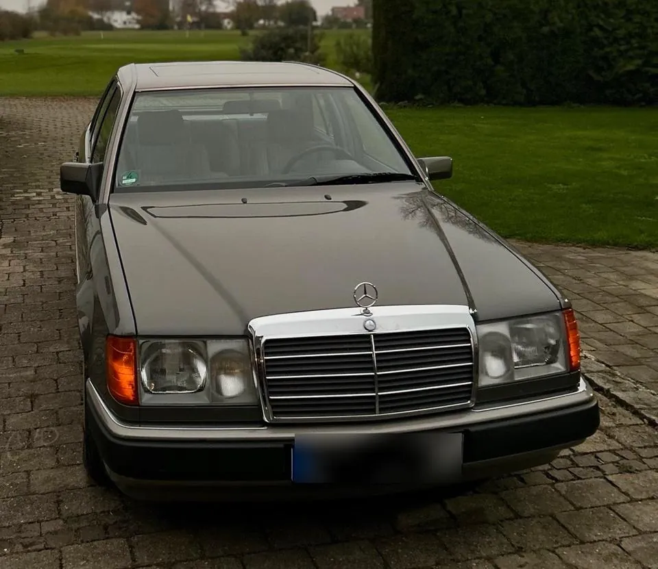 Mercedes-Benz W124