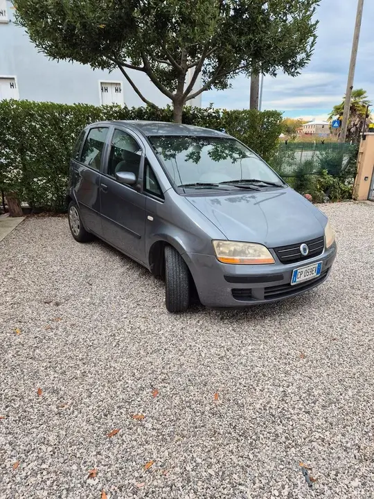 Fiat Idea 2004 photo 2