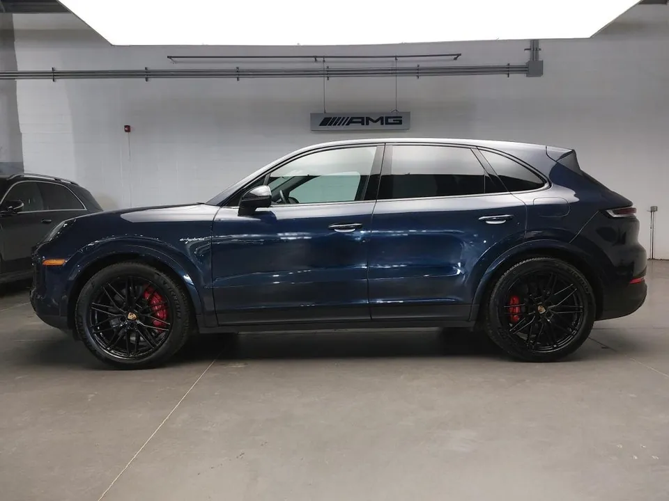 Porsche Cayenne 2024 photo 2