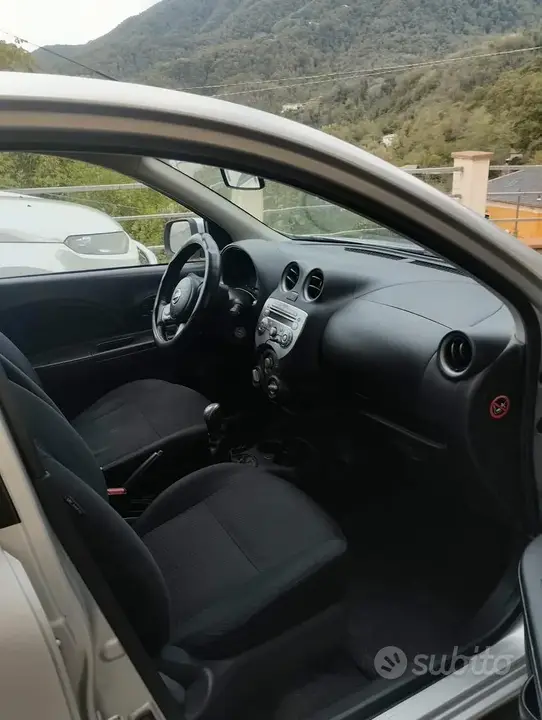 Nissan Micra 2012 photo 2