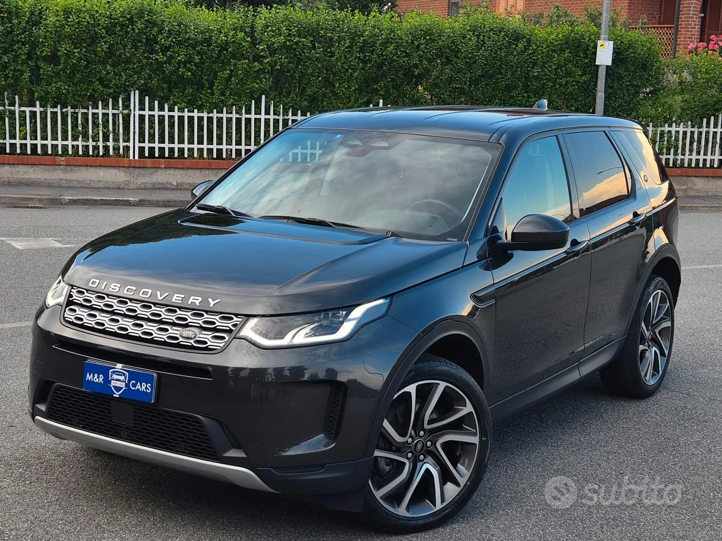 Land Rover Discovery Sport 2022 photo 3