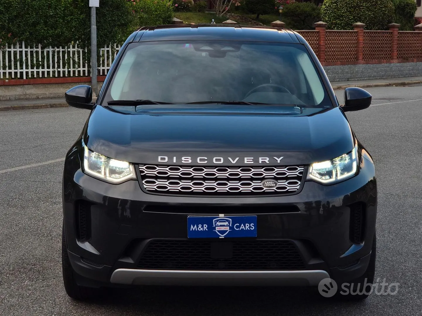 Land Rover Discovery Sport 2022 photo 2