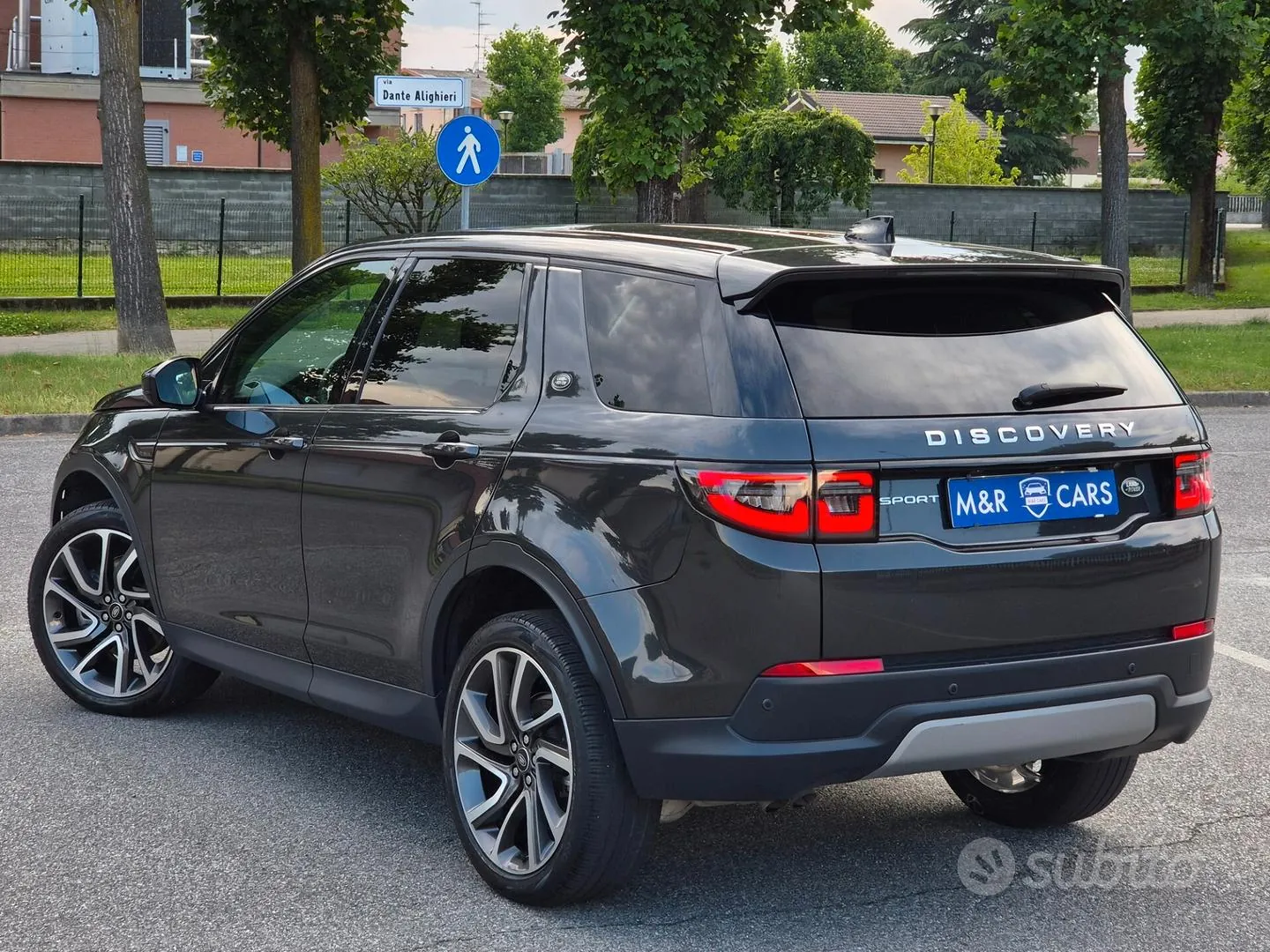 Land Rover Discovery Sport 2022 photo 4