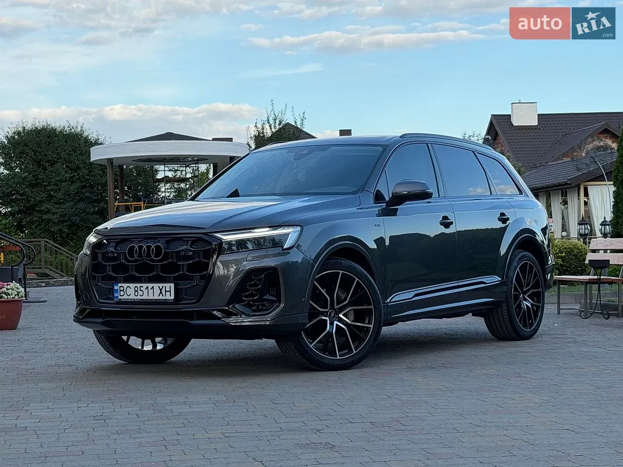 Audi Q7 2022 photo 2