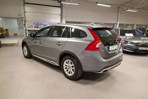 Volvo V60 Cross Country 2017 photo 5