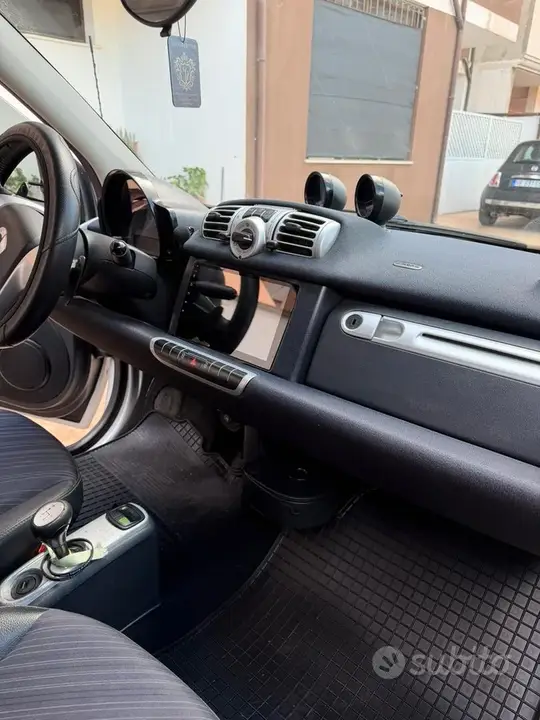Smart Fortwo 2011 photo 5