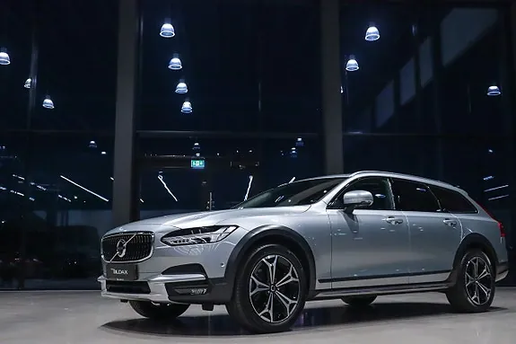 Volvo V90 Cross Country 2017 photo 3