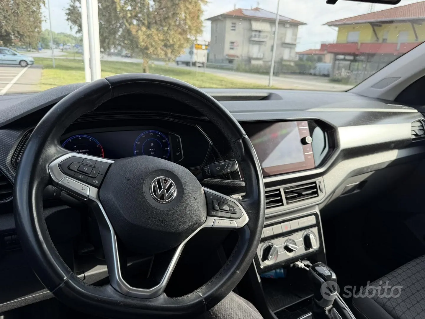 Volkswagen T-Cross 2019 photo 2