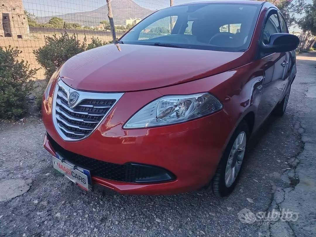 Lancia Ypsilon
