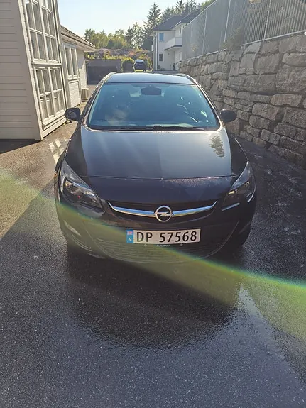 Opel Astra 2014 photo 2