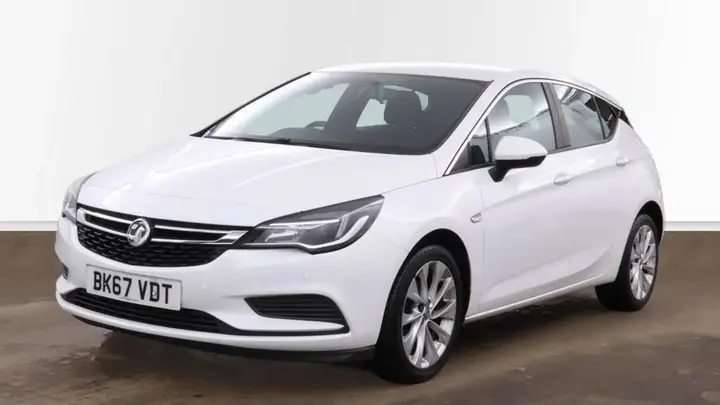 Vauxhall Astra 2017 photo 2