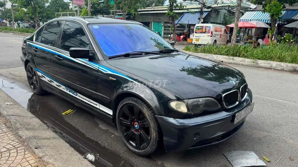 BMW 3 Series 2004 photo 2