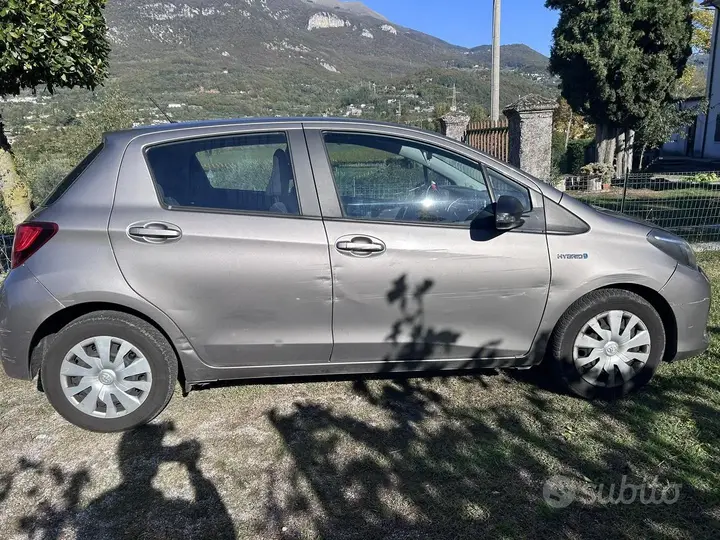 Toyota Yaris 2016 photo 2