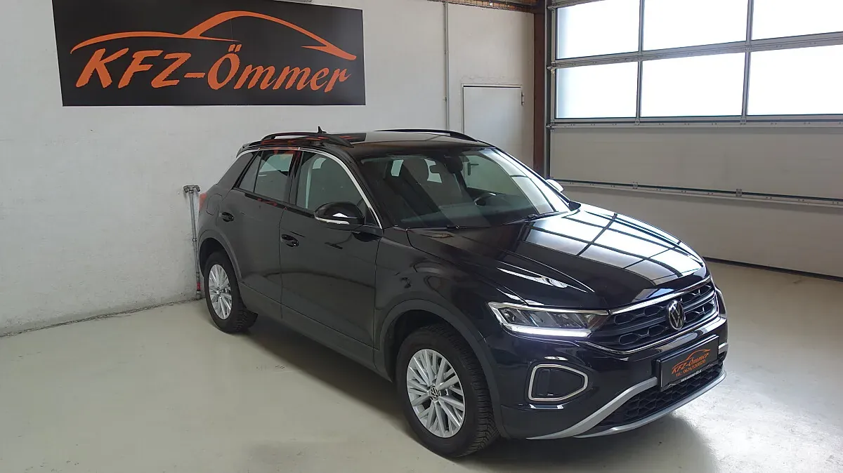 Volkswagen T-Roc 2023 photo 2