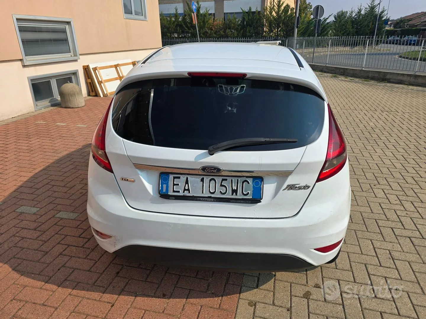 Ford Fiesta 2010 photo 2