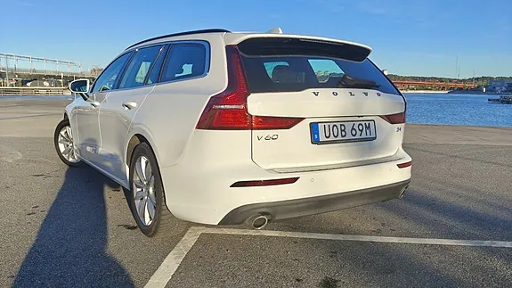 Volvo V60 2022 photo 3