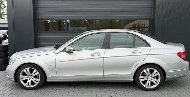 Mercedes-Benz C-Class 2011 photo 3