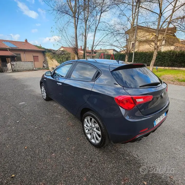 Alfa Romeo Giulietta 2018 photo 5