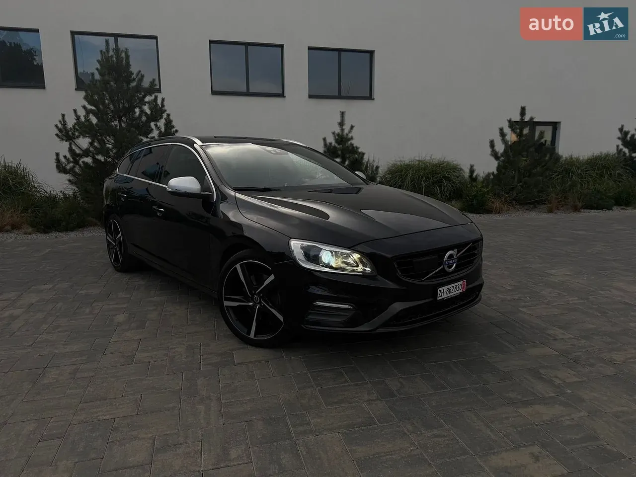 Volvo V60 2016 photo 2