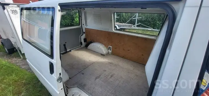Volkswagen T4 1995 photo 4