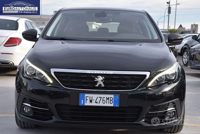Peugeot 308 2019 photo 2