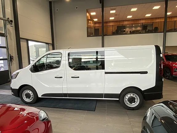 Renault Trafic 2023 photo 2
