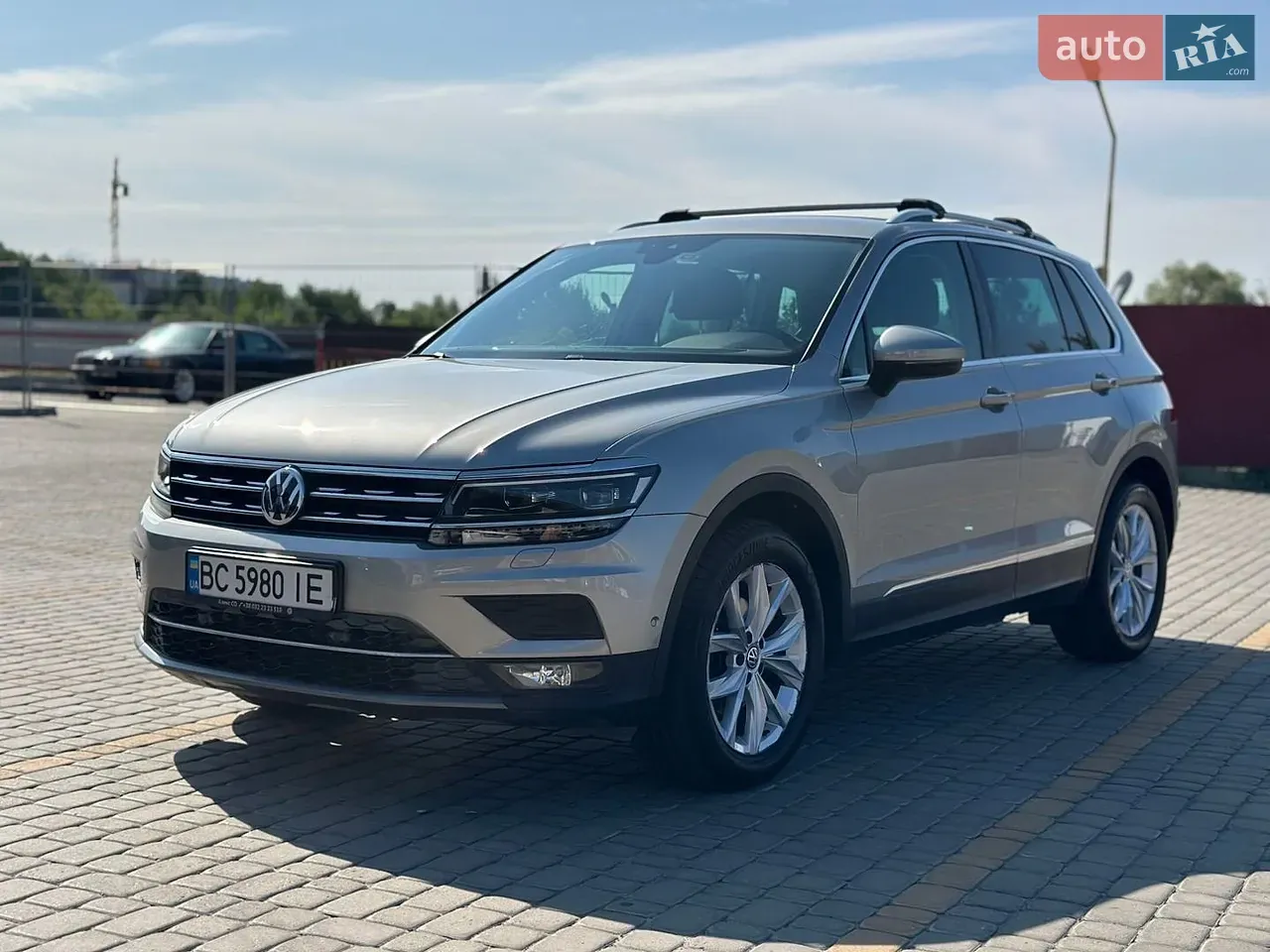 Volkswagen Tiguan 2019 photo 2