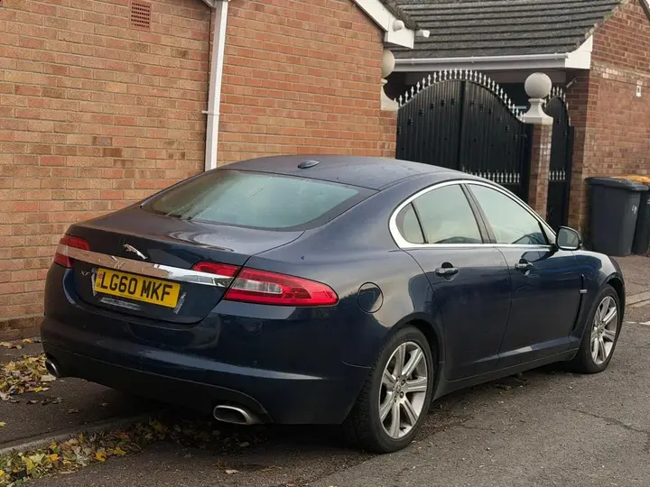 Jaguar Xf 2010 photo 2