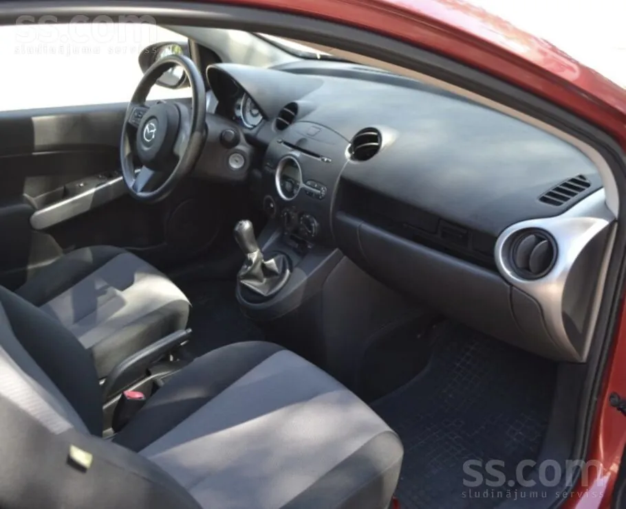 Mazda Mazda2 2008 photo 3