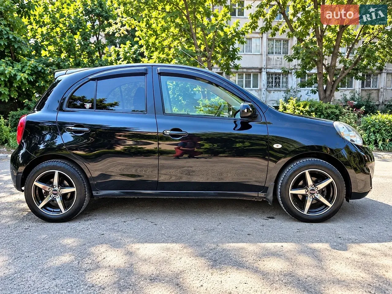 Nissan March 2014 photo 3