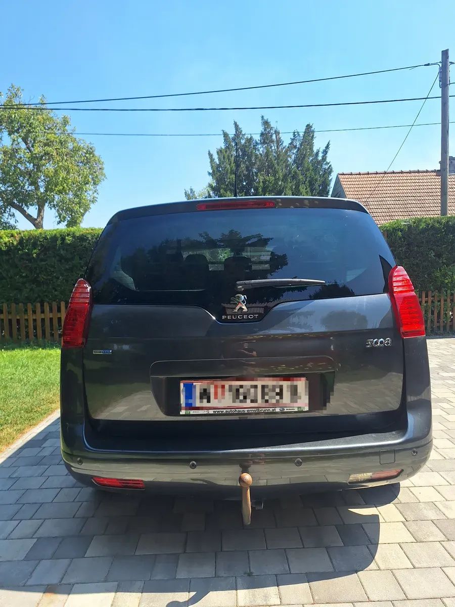 Peugeot 5008 2015 photo 2