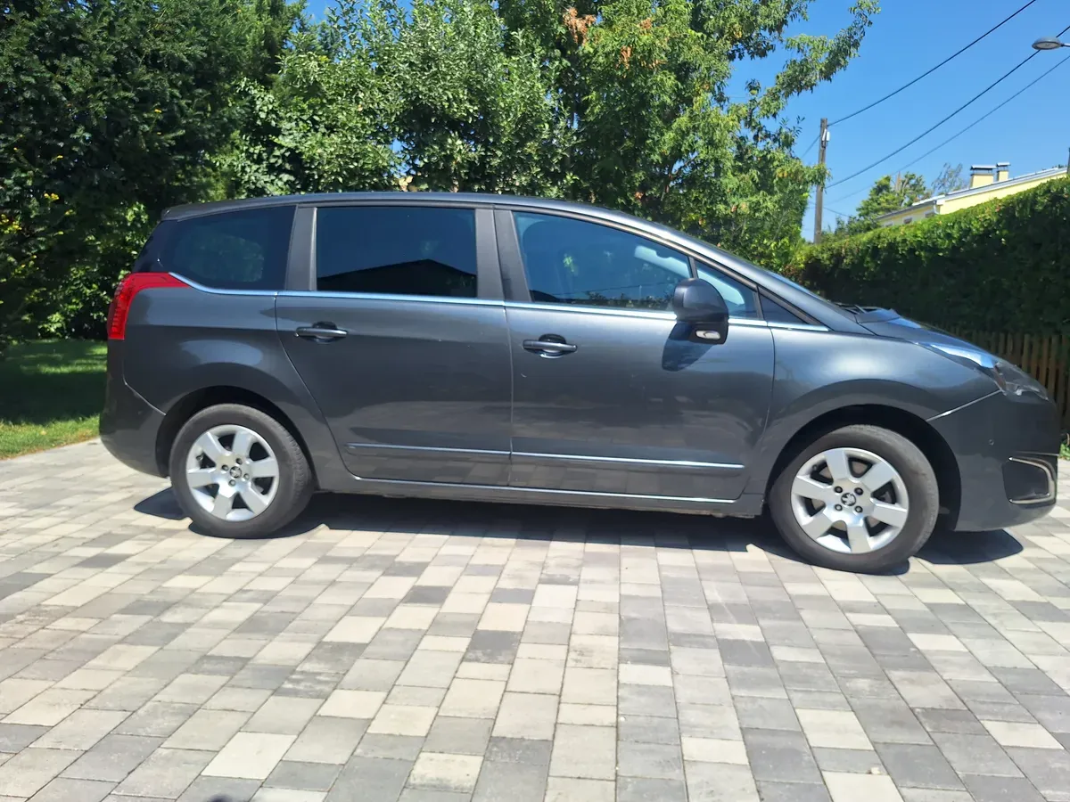 Peugeot 5008 2015 photo 3