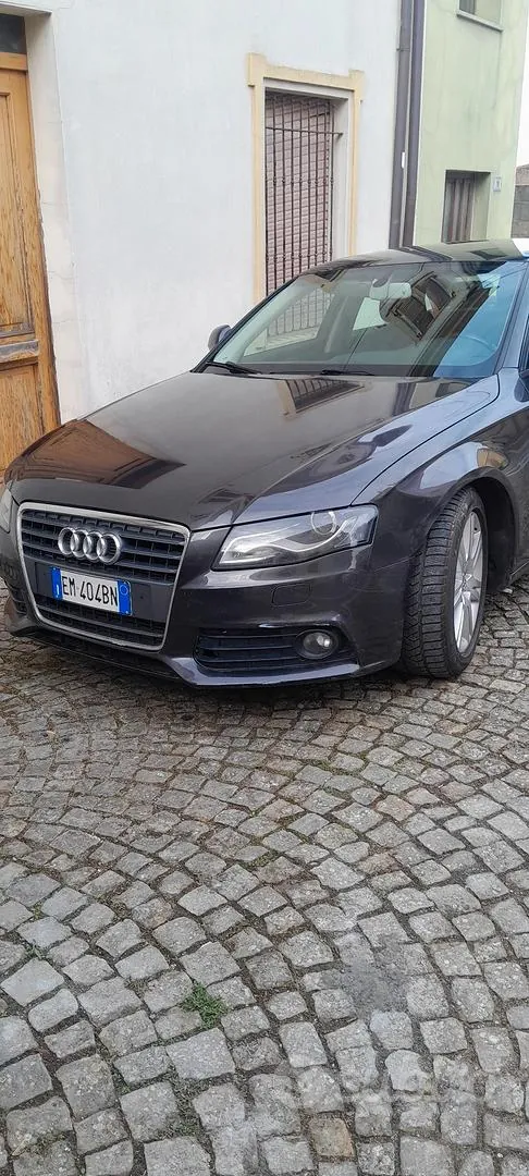 Audi A4 2012 photo 3
