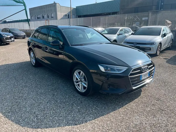 Audi A4 2021 photo 2