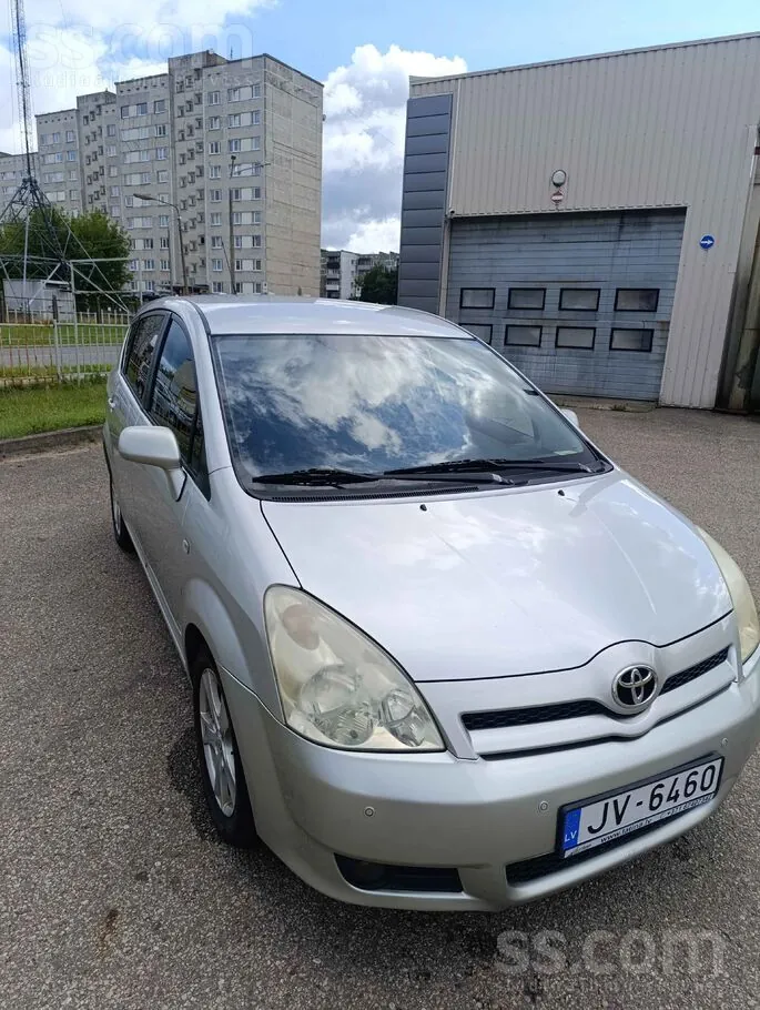 Toyota Corolla Verso 2006 photo 2