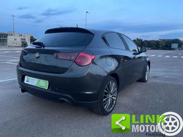 Alfa Romeo Giulietta 2015 photo 5