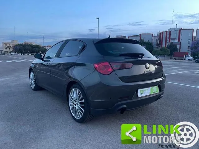 Alfa Romeo Giulietta 2015 photo 3