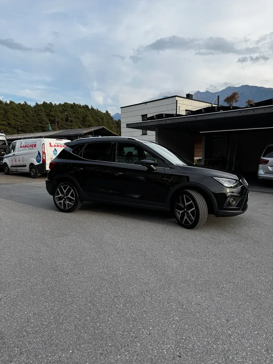 Seat Arona 2018 photo 2