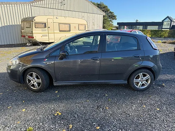 Fiat Grande Punto 2010 photo 2