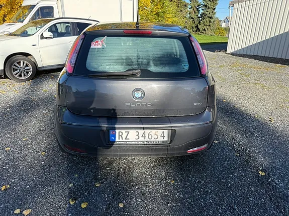 Fiat Grande Punto 2010 photo 4