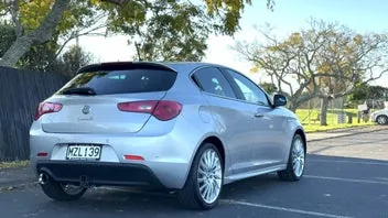 Alfa Romeo Giulietta 2012 photo 3