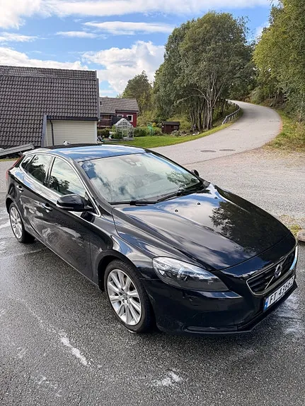 Volvo V40 2013 photo 2