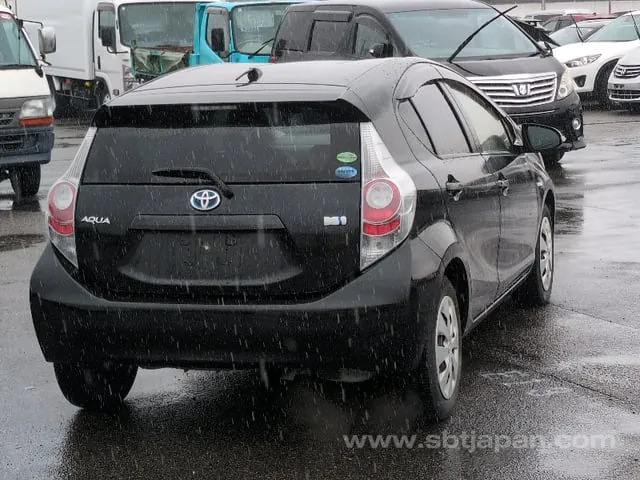 Toyota Aqua G 2014 photo 4