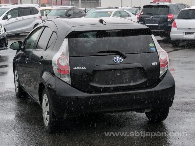 Toyota Aqua G 2014 photo 3